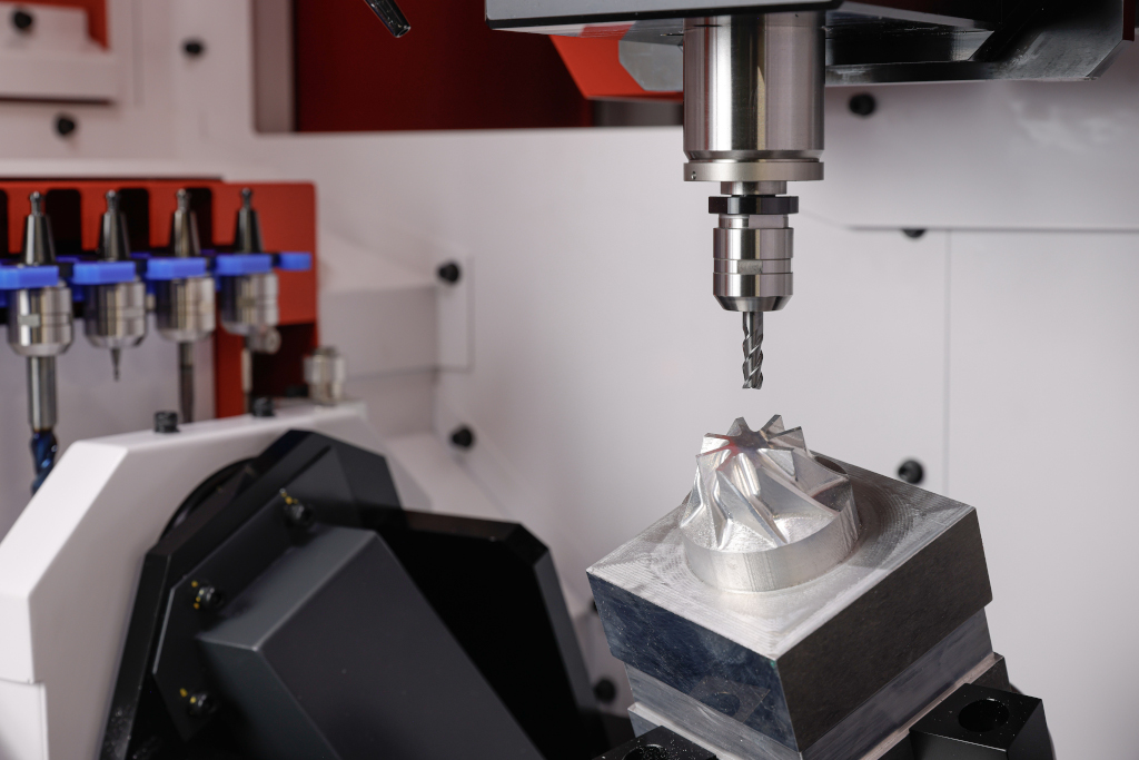 TLMシリーズ アルミ加工中